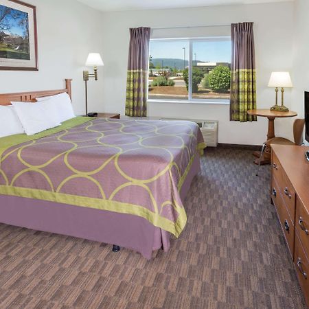Super 8 By Wyndham Central Pt Medford Central Point Exterior photo